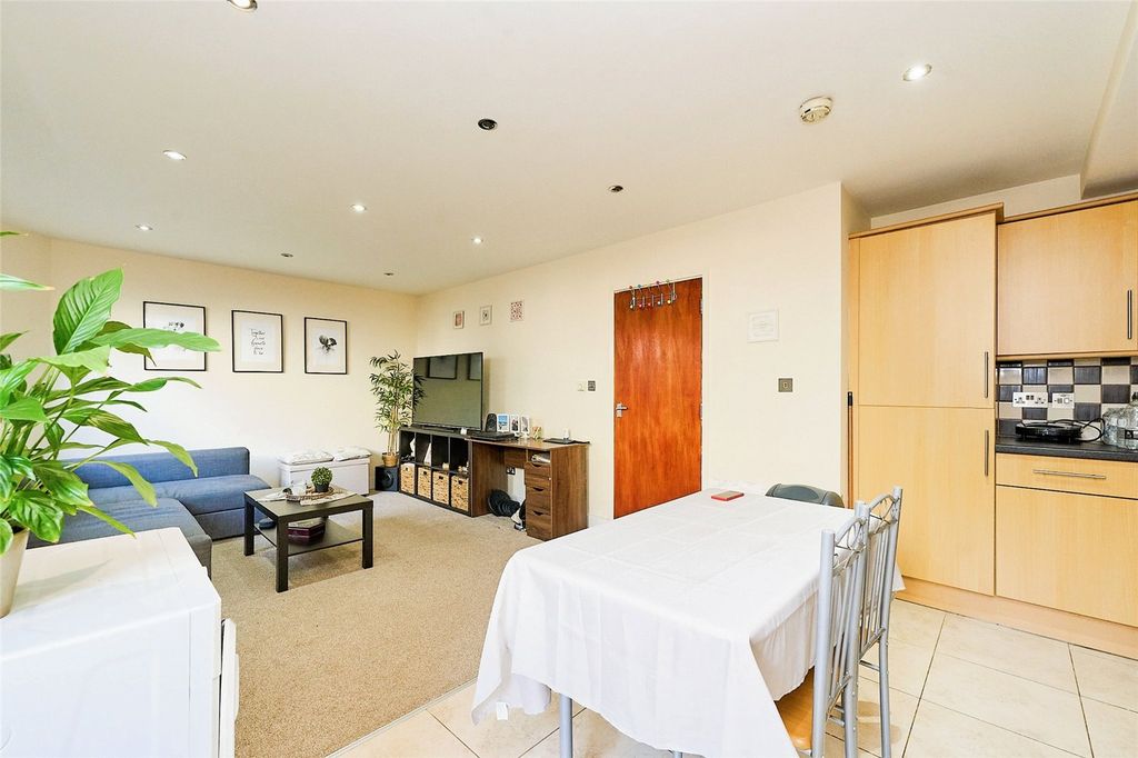 Property photo 3 of 11 Picture No. 06