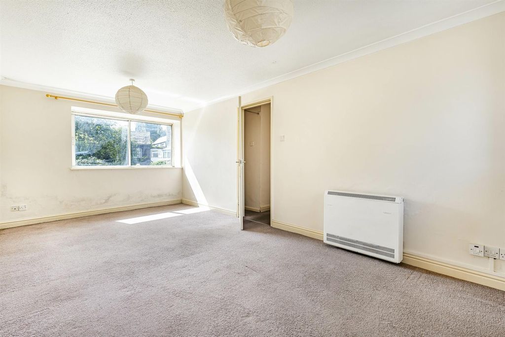 Property photo 2 of 10 W9Bq94Rlbei65-7Qn_Llga.Jpg