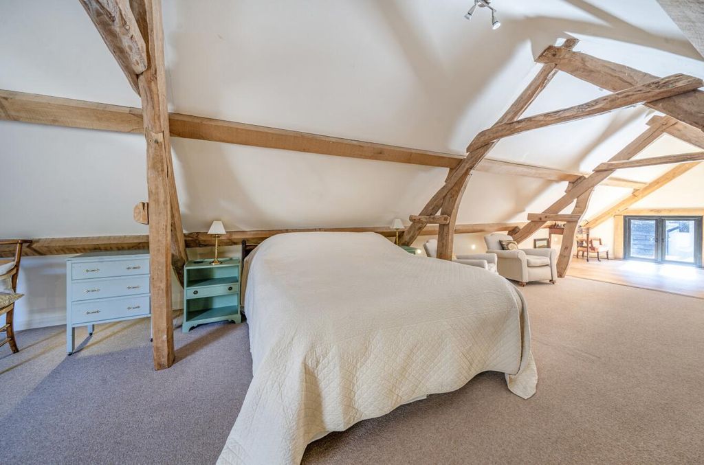 Property photo 2 of 27 Bedroom 1