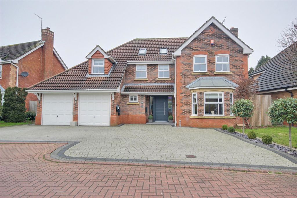 Property photo 2 of 25 Img_0208-Img_0210_Lzn.Jpg