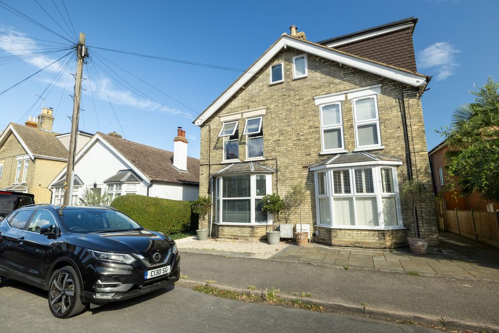 Property photo 1 of 34