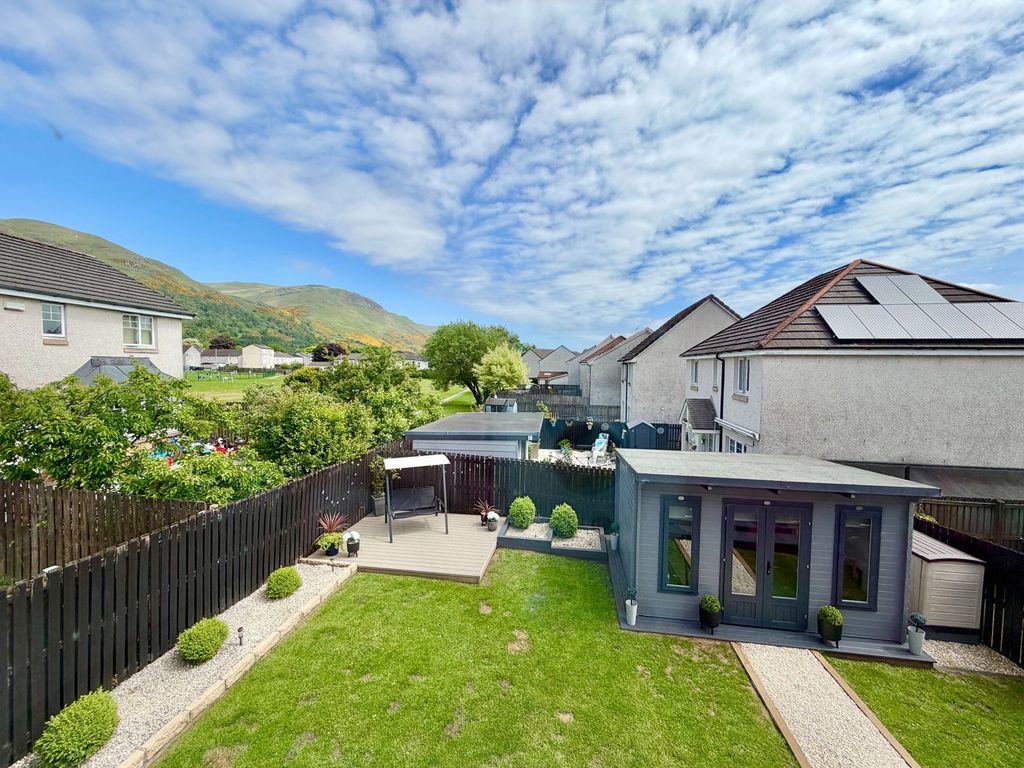 Property photo 2 of 40