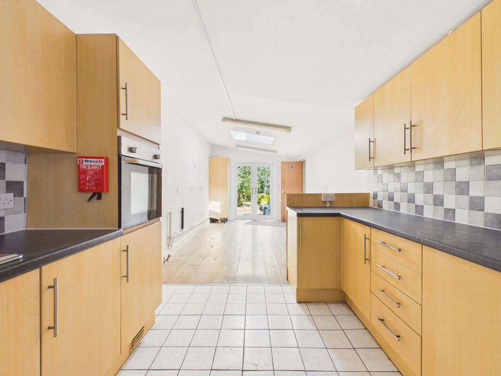 Property photo 3 of 32 4952375