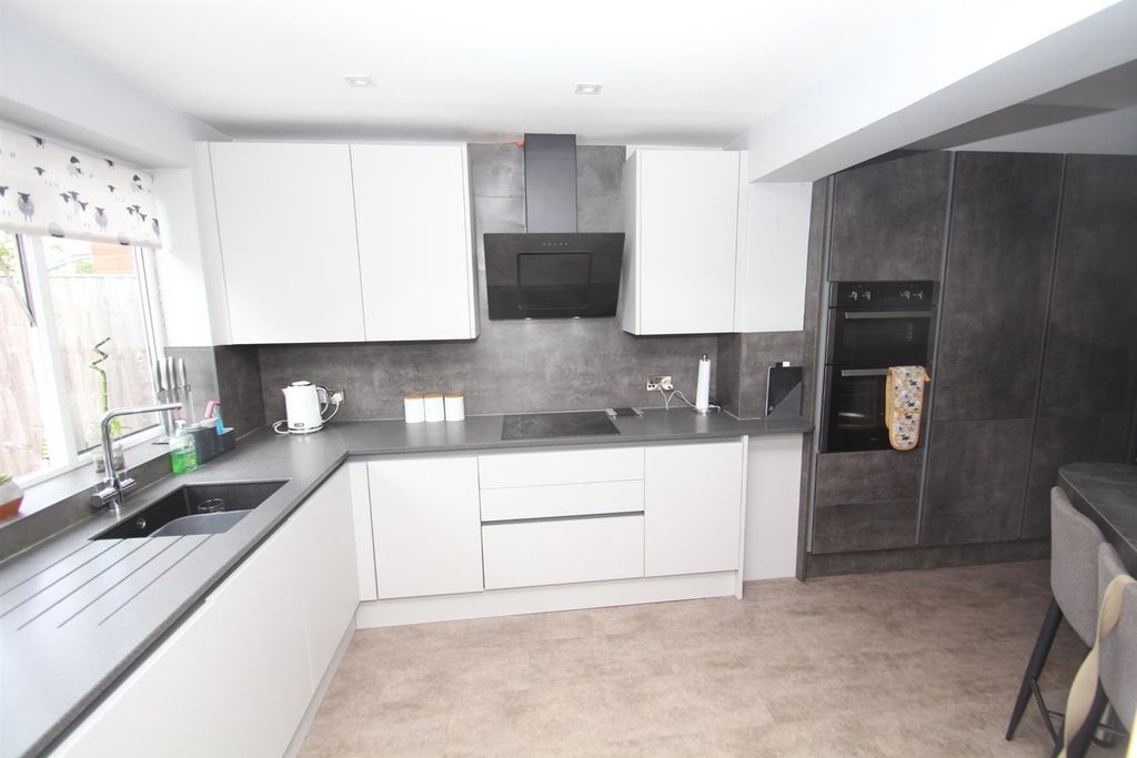 Property photo 3 of 18 Img_9871.Jpg