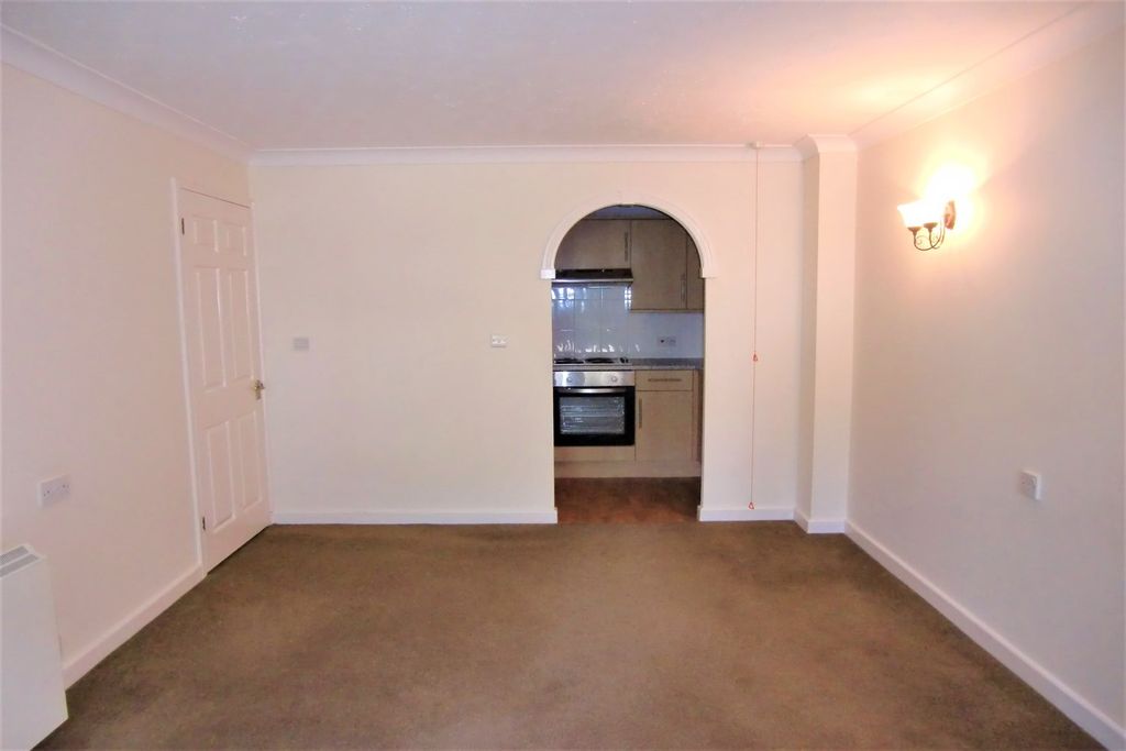 Property photo 3 of 11