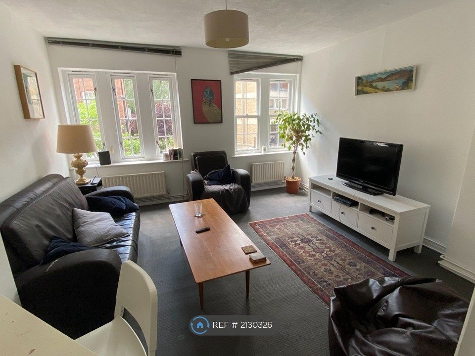 Property photo 1 of 13 Sunny Spacious Sitting Room