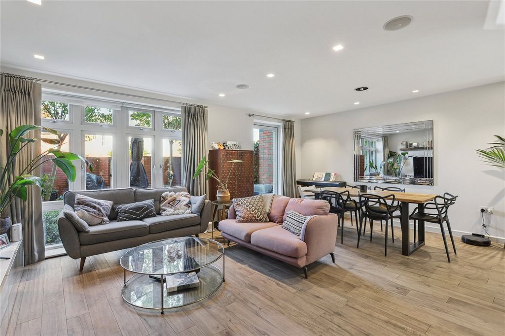 Property photo 3 of 10 Picture No. 04