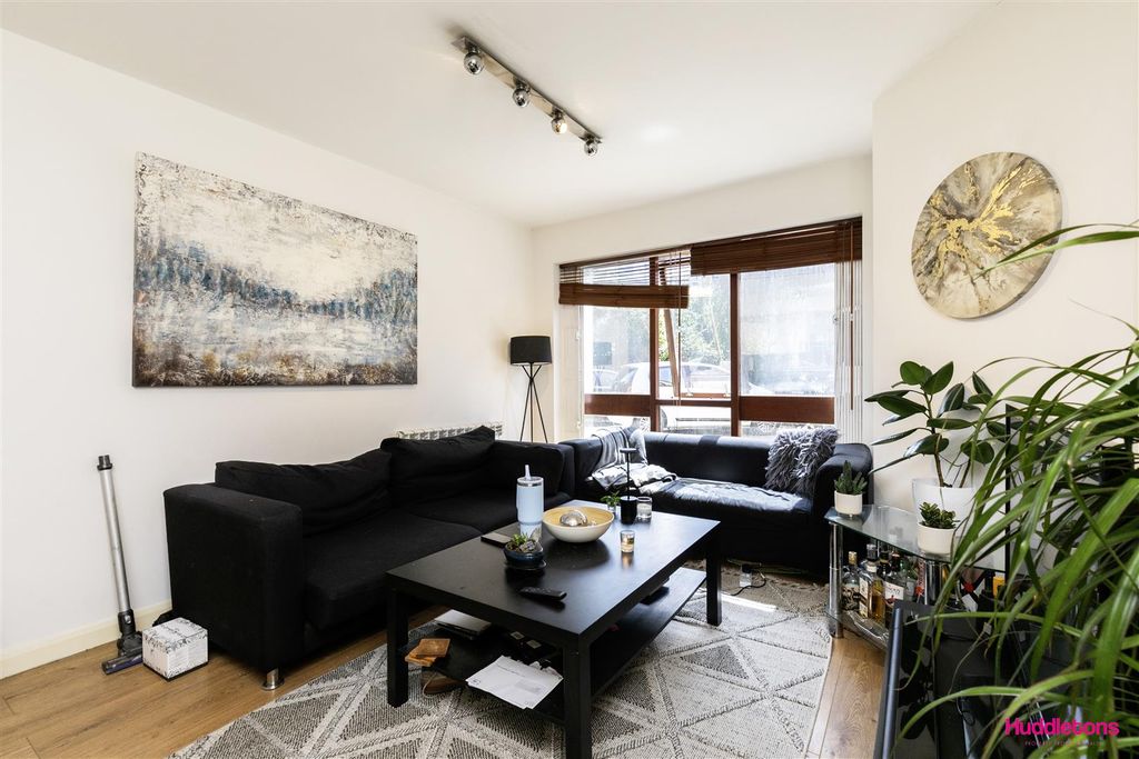 Property photo 3 of 17 F1, 3 Torriano Mews -5.Jpg