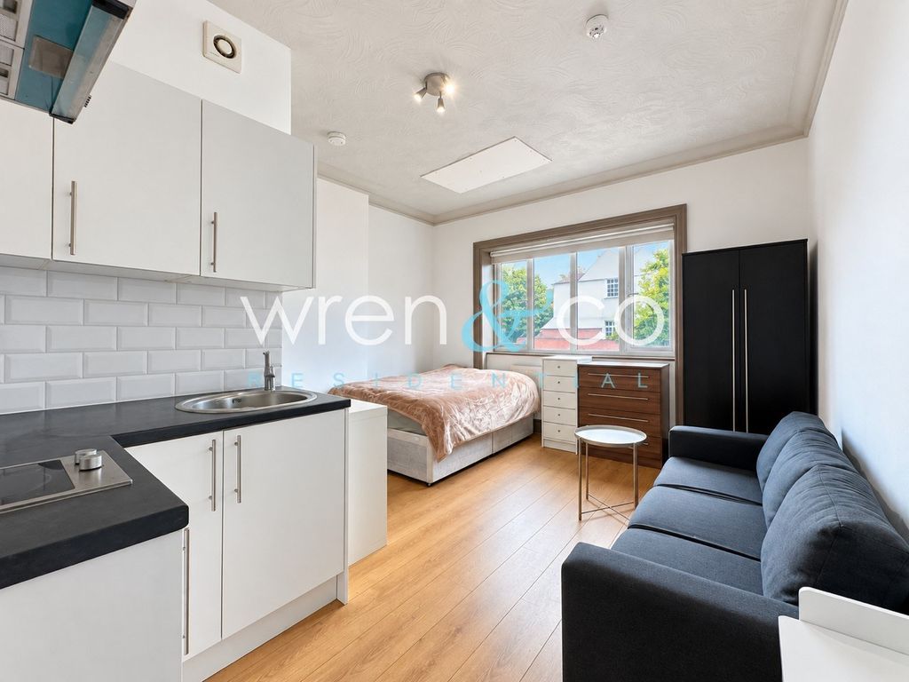 Property photo 1 of 6 Studio Flat For Rent