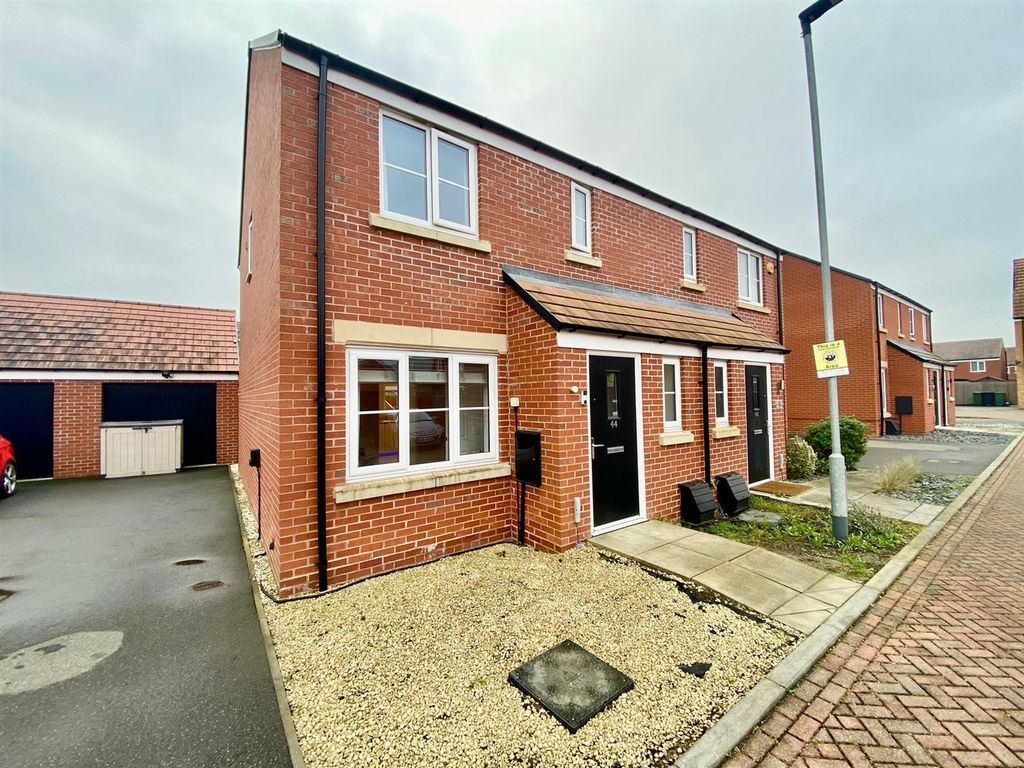 Property photo 1 of 21