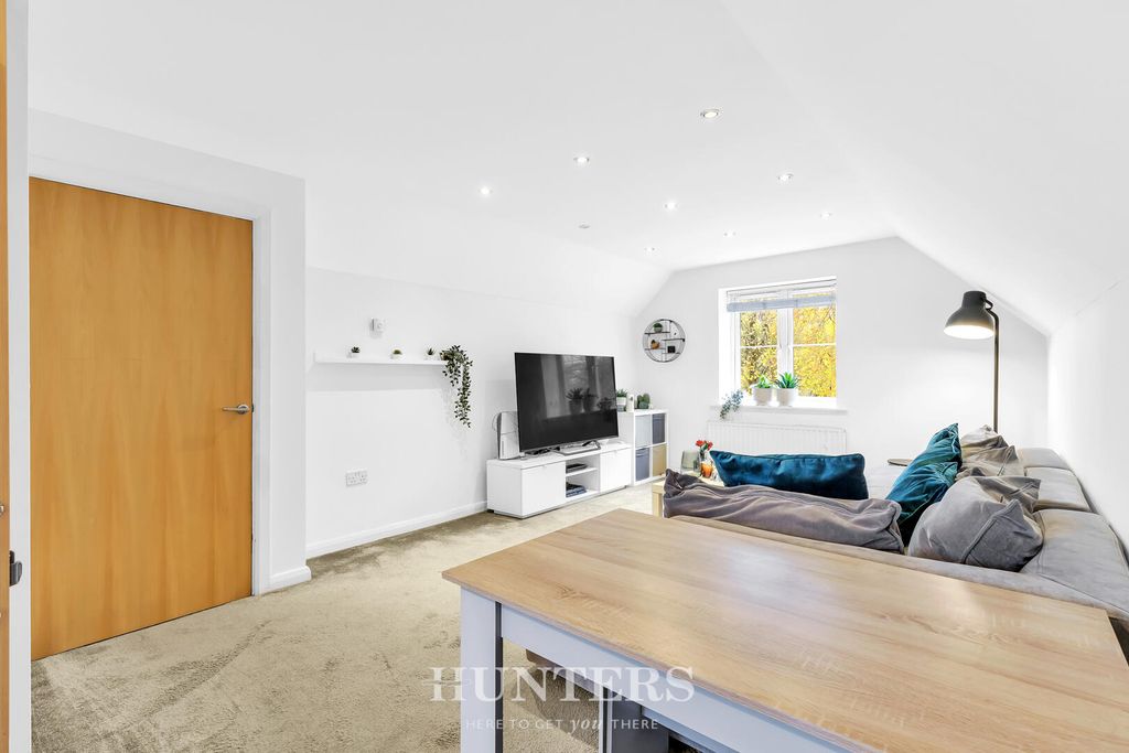 Property photo 3 of 17 Living Room