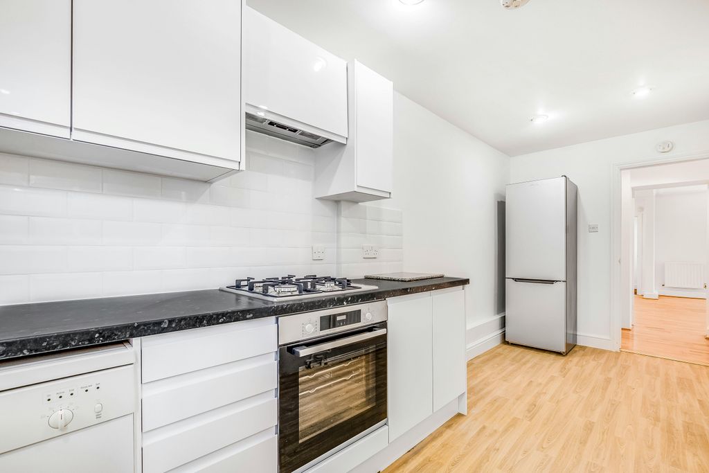 Property photo 2 of 8 Kitchen