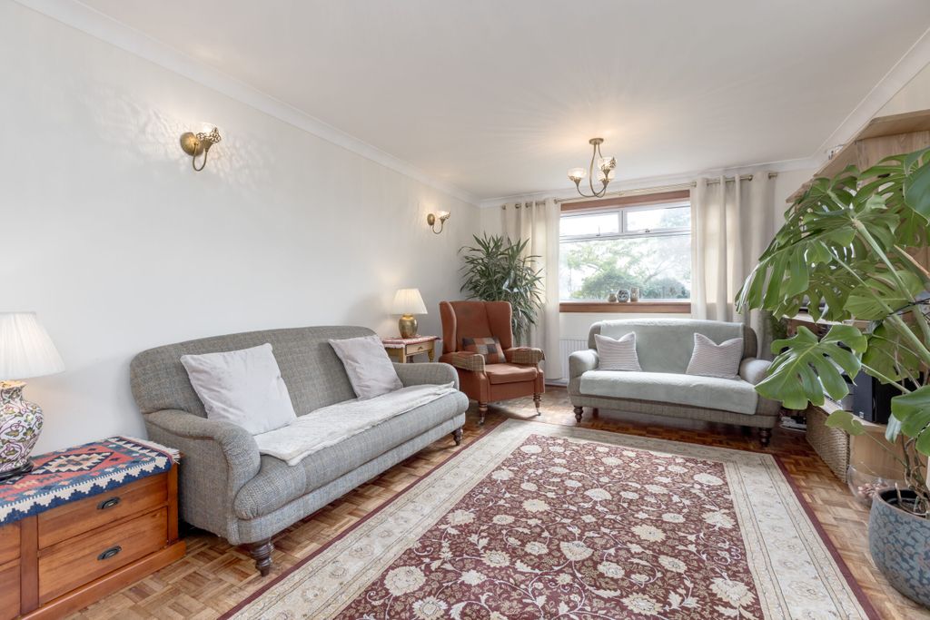 Property photo 2 of 27