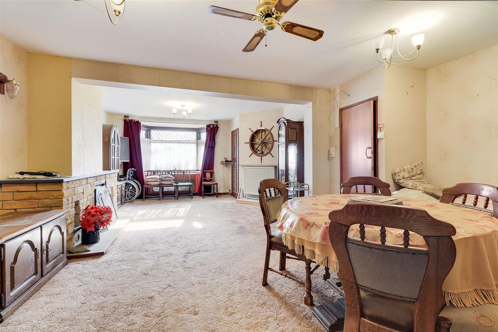 Property photo 3 of 16 Img (6).Jpg