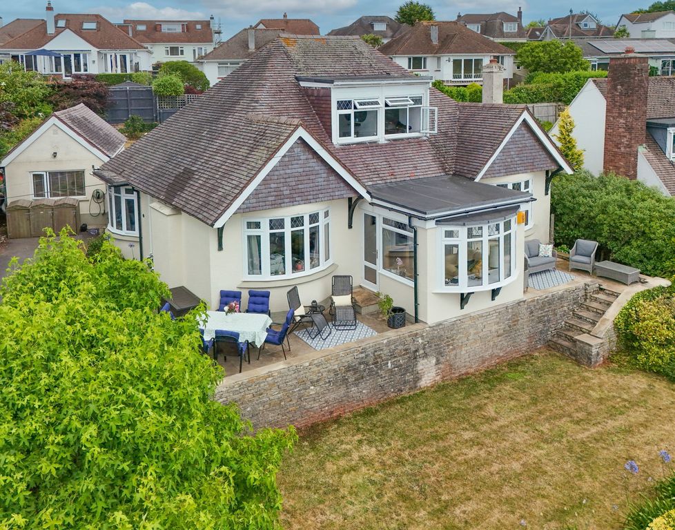 Property photo 1 of 32