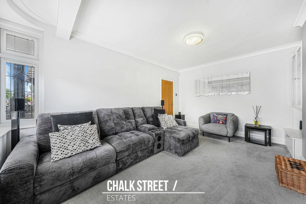 Property photo 3 of 37