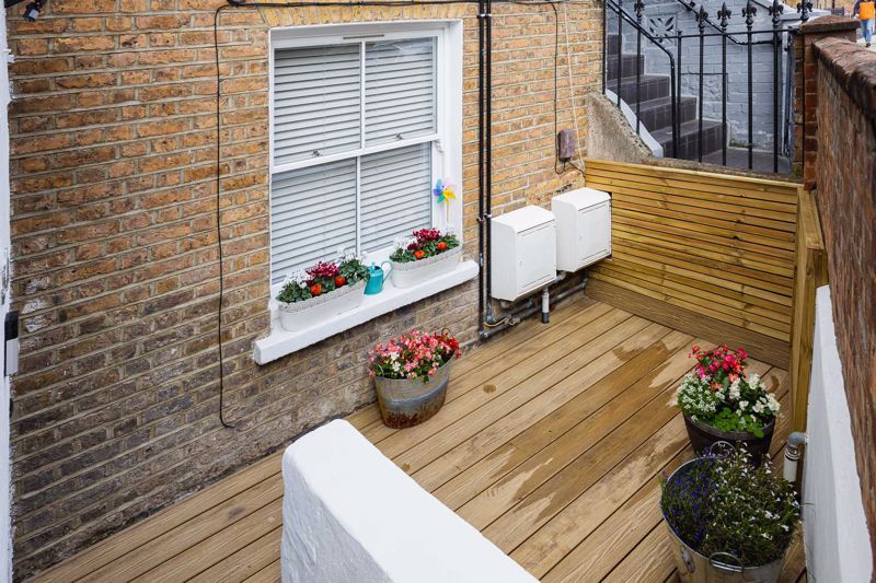 Property photo 3 of 9 Photo 9