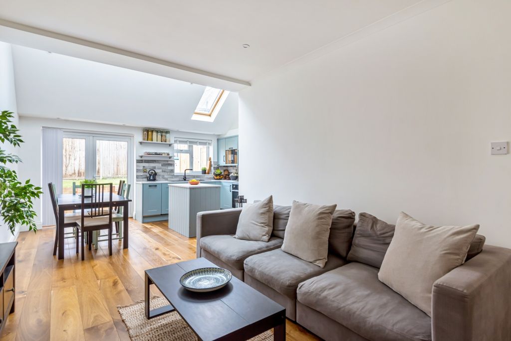 Property photo 1 of 7 860239 (2)