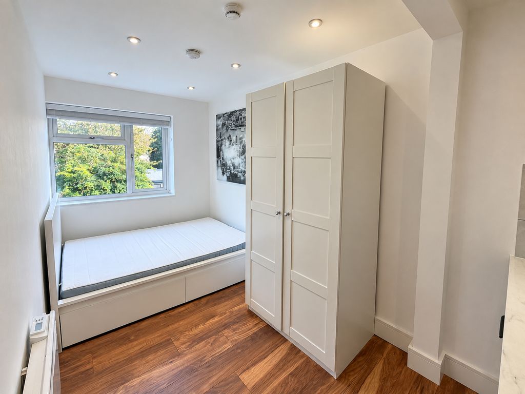 Property photo 1 of 3