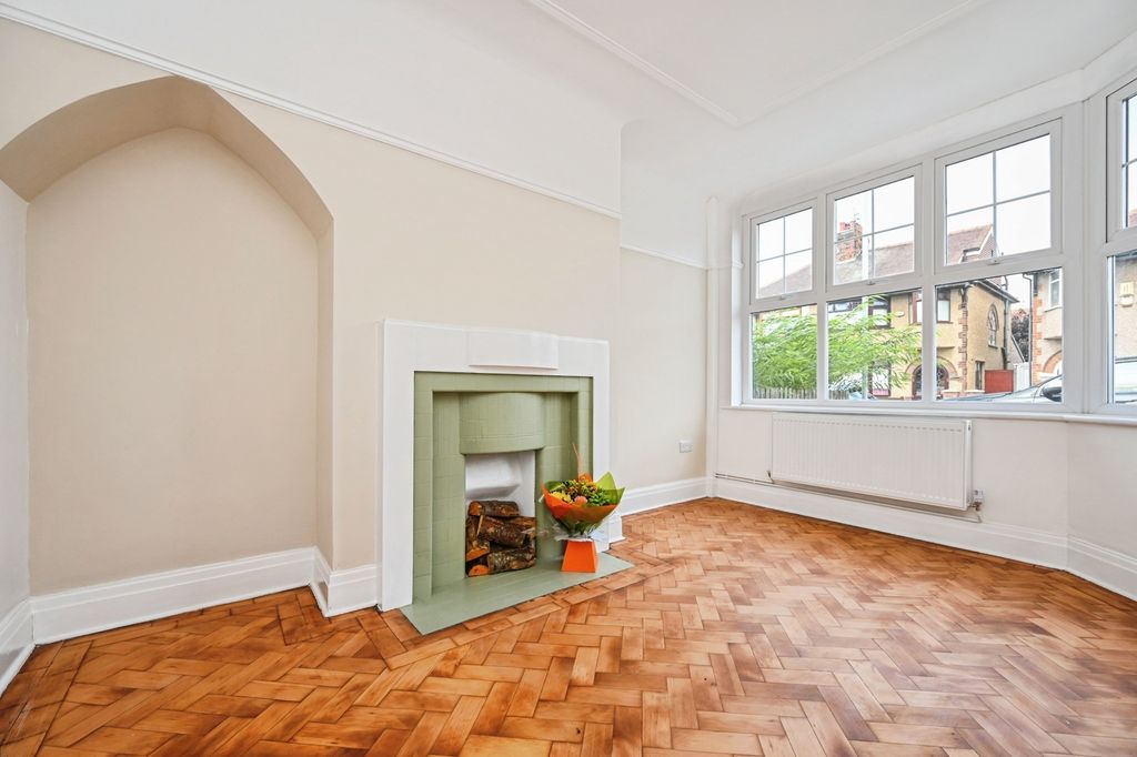 Property photo 3 of 13 Pbox-Img.Jpg