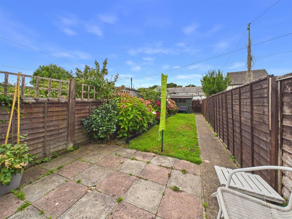 Property photo 2 of 16 Garden