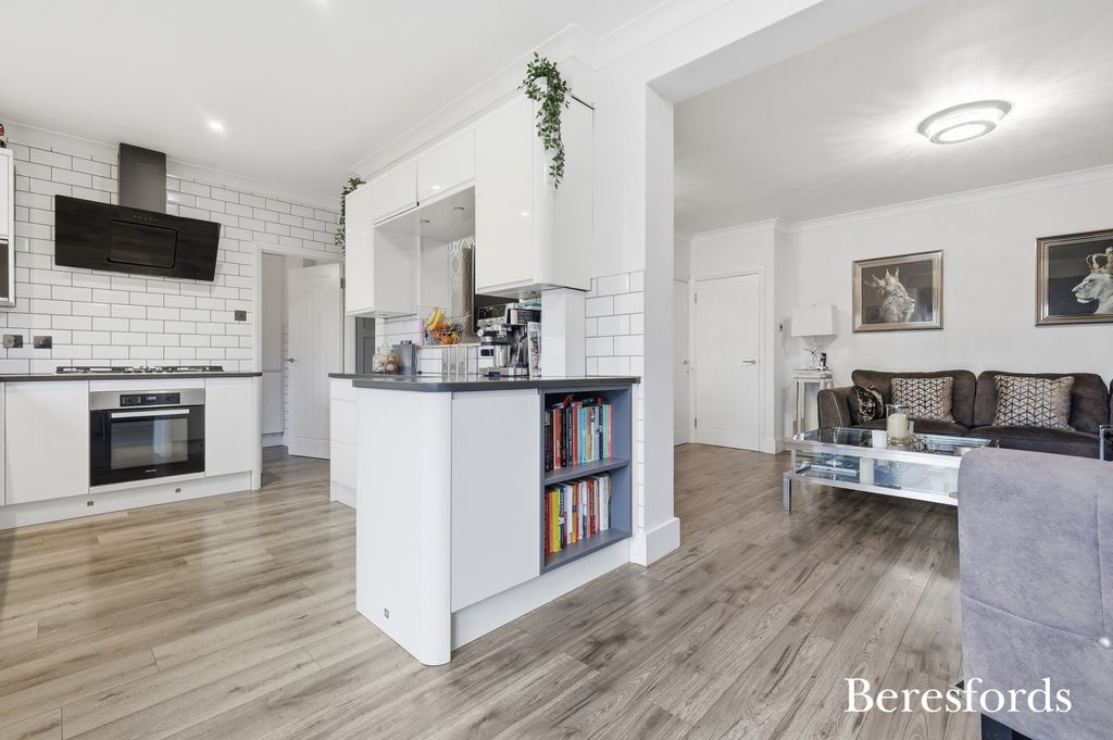 Property photo 2 of 25 Picture No. 20