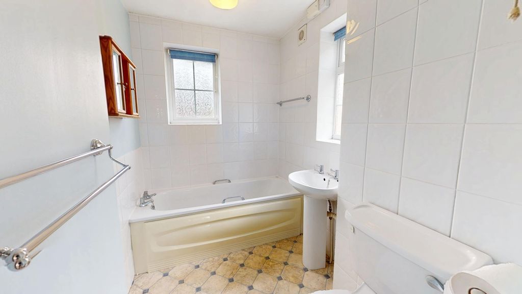 Property photo 3 of 12 Photo 1