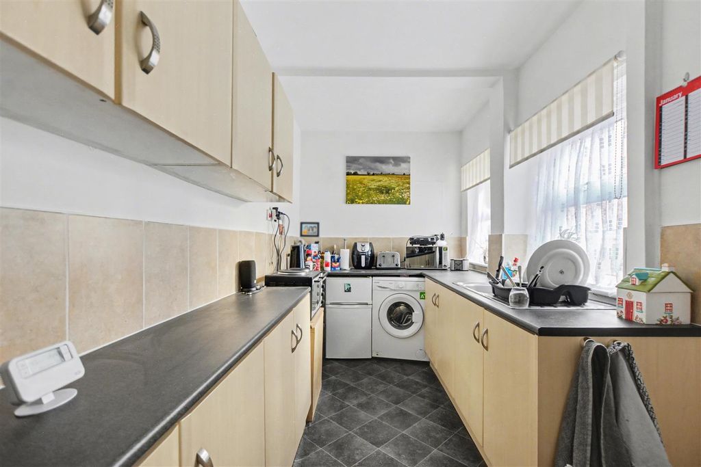 Property photo 3 of 19 Kitchen_1.Jpeg