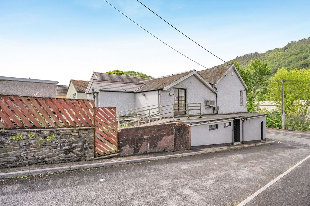 Property photo 3 of 25 Abercarn Constitutional Club, Station Yd, Bridge Street, Abercarn, Newport, Np11 4Se