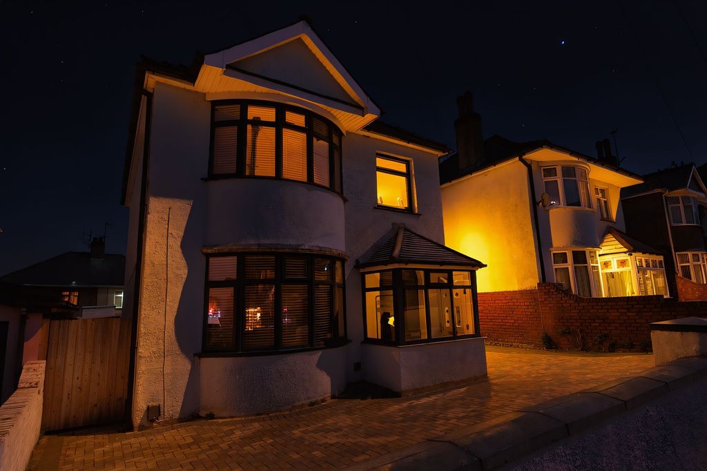 Property photo 2 of 39