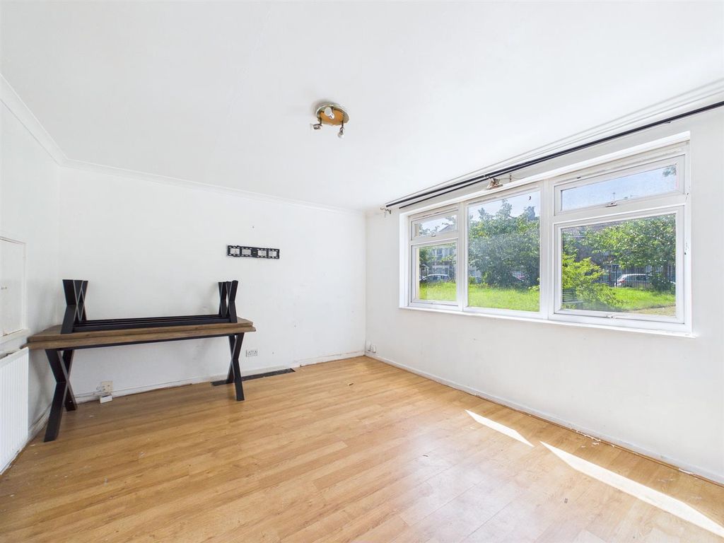 Property photo 2 of 13 2 Bedroom Maisonette For Auction, Easton (4).Jpg