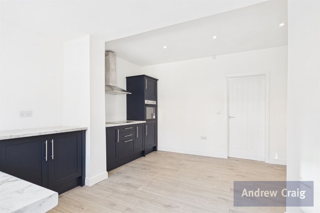 Property photo 1 of 17 (Main)