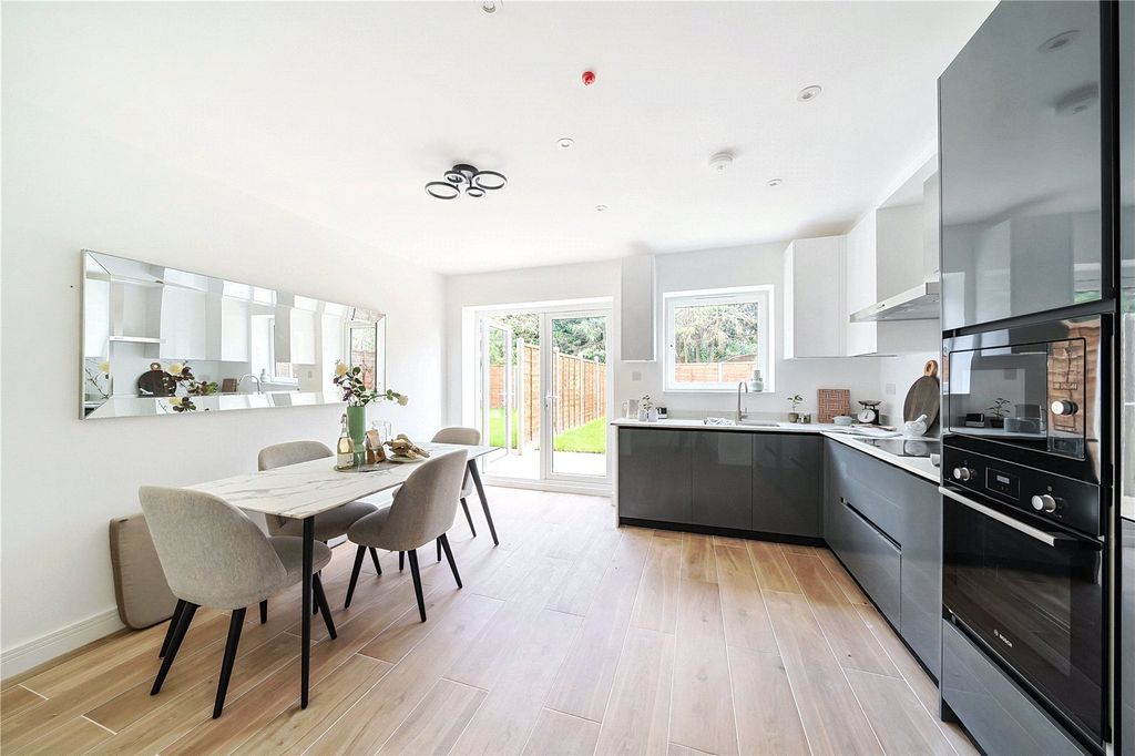 Property photo 1 of 17 Kitchen/Dining Area
