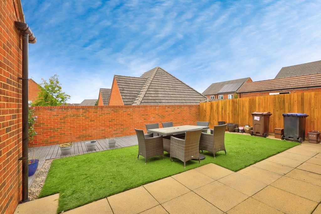 Property photo 2 of 16 Photo