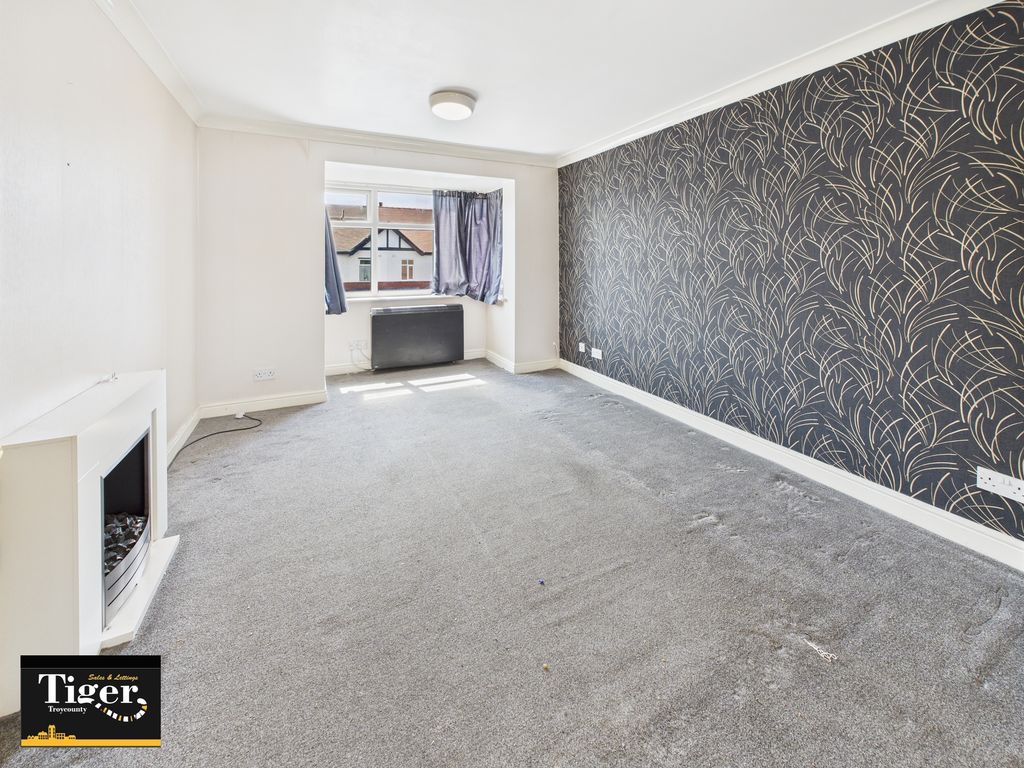 Property photo 2 of 6 Cam03440G0-Pr0340-Still002