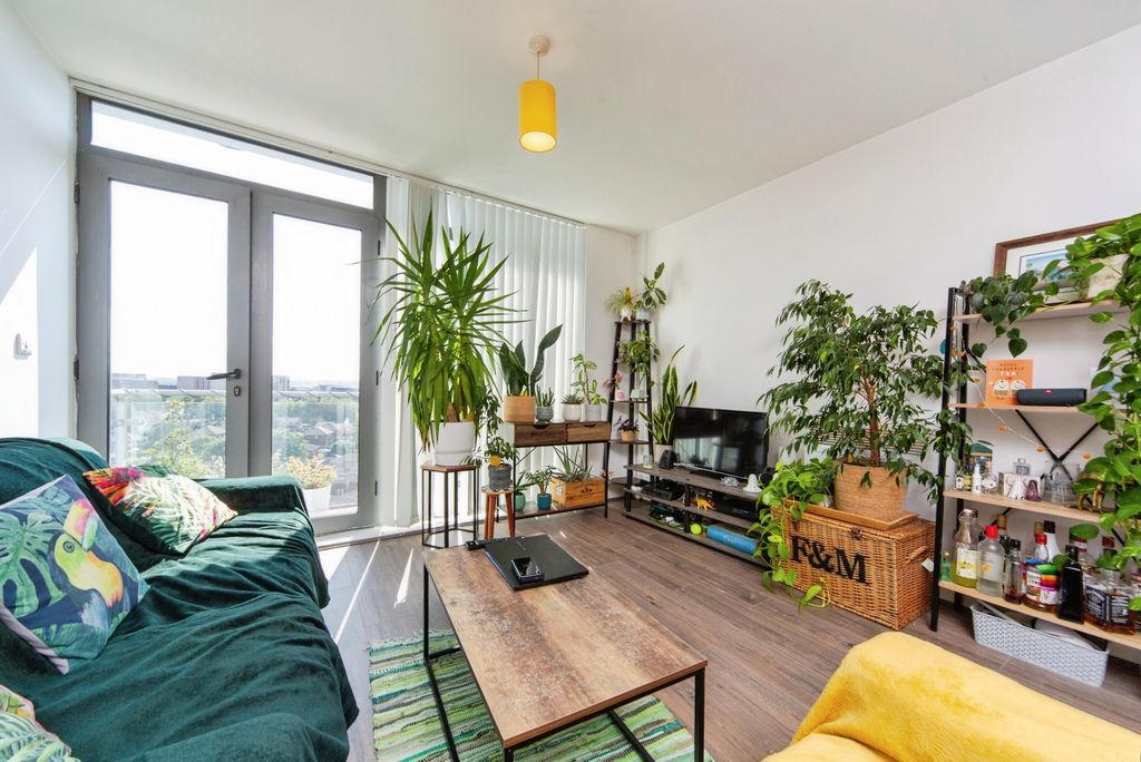 Property photo 2 of 19 Pbox-Img.Jpg