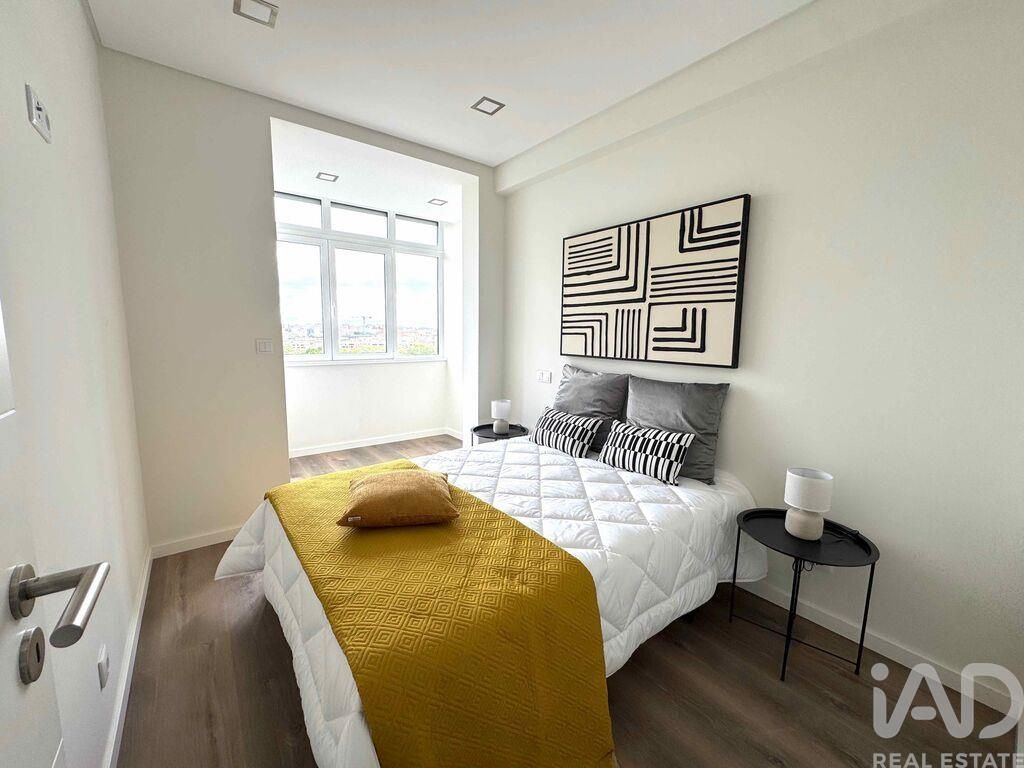 Property photo 1 of 32