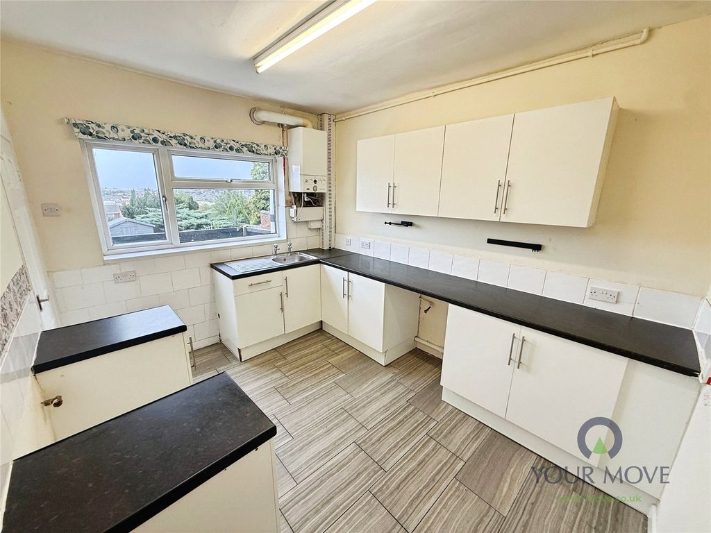 Property photo 3 of 12 Kitchen