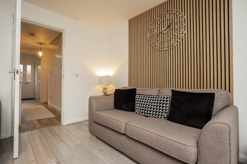 Property photo 2 of 25