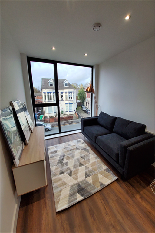 Property photo 1 of 12 (Main)