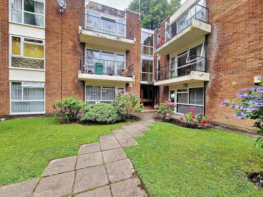Property photo 2 of 27
