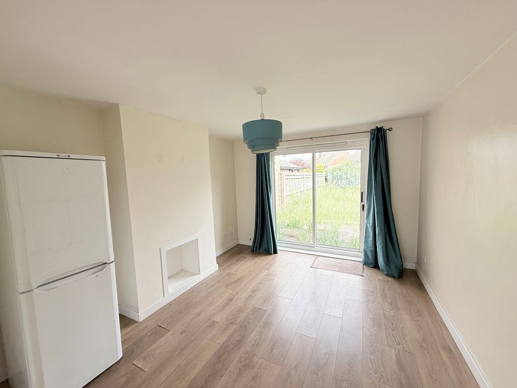 Property photo 3 of 10 Dining Room