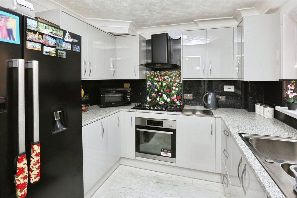 Property photo 3 of 23 Picture No. 14