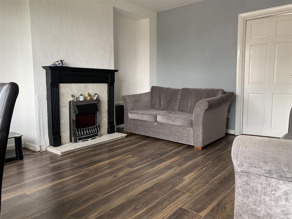 Property photo 2 of 9 Image00037.Jpeg