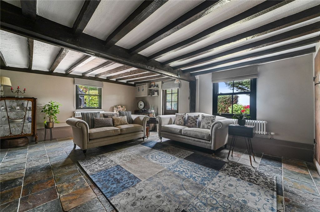 Property photo 3 of 35 Sitting Room