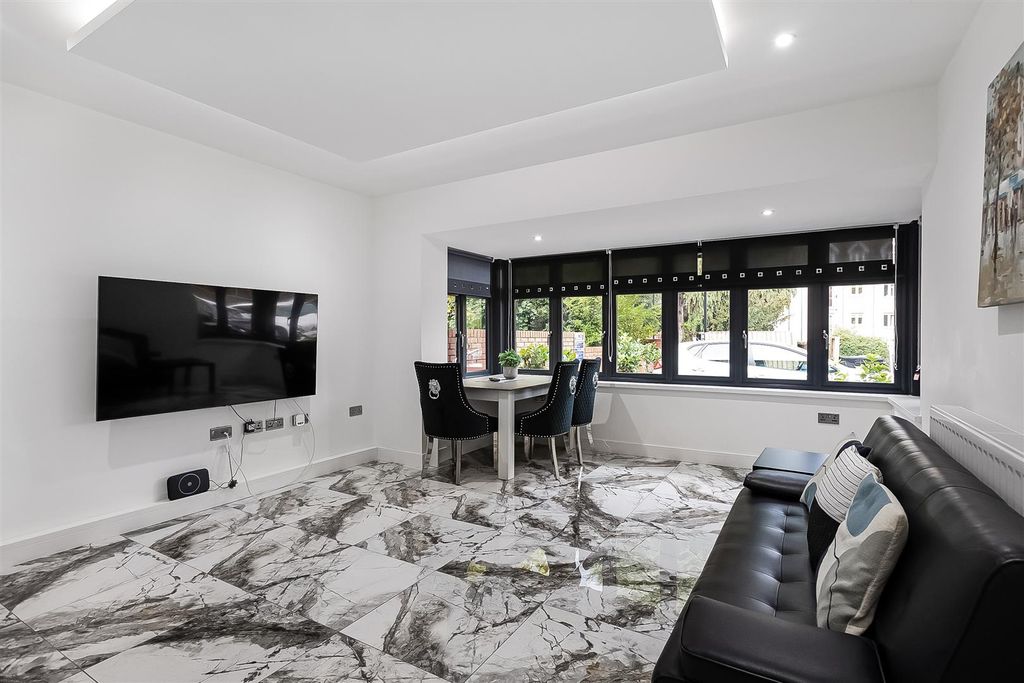 Property photo 2 of 13 Reception Room / Kitchen