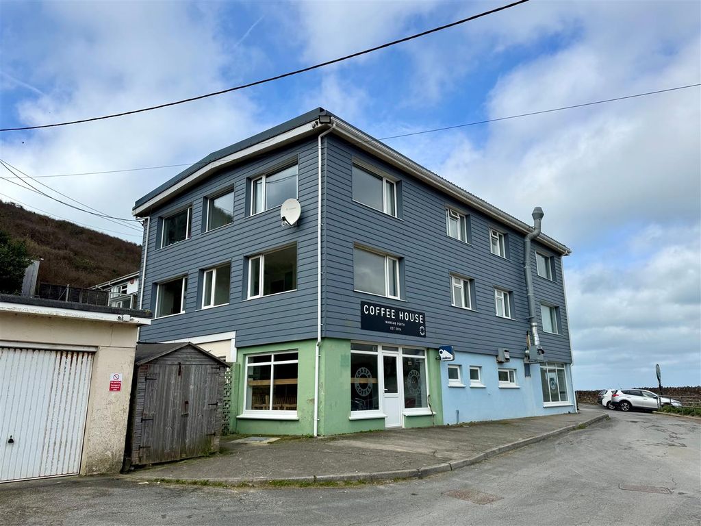 Property photo 1 of 9 Riverside Court