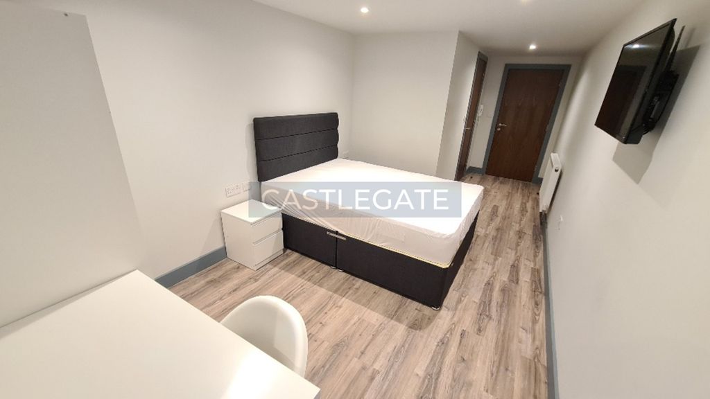 Property photo 3 of 9 Room 10, Renaissance Works, Room 103, New Street, Huddersfield, West Yorkshire, HD1 2As