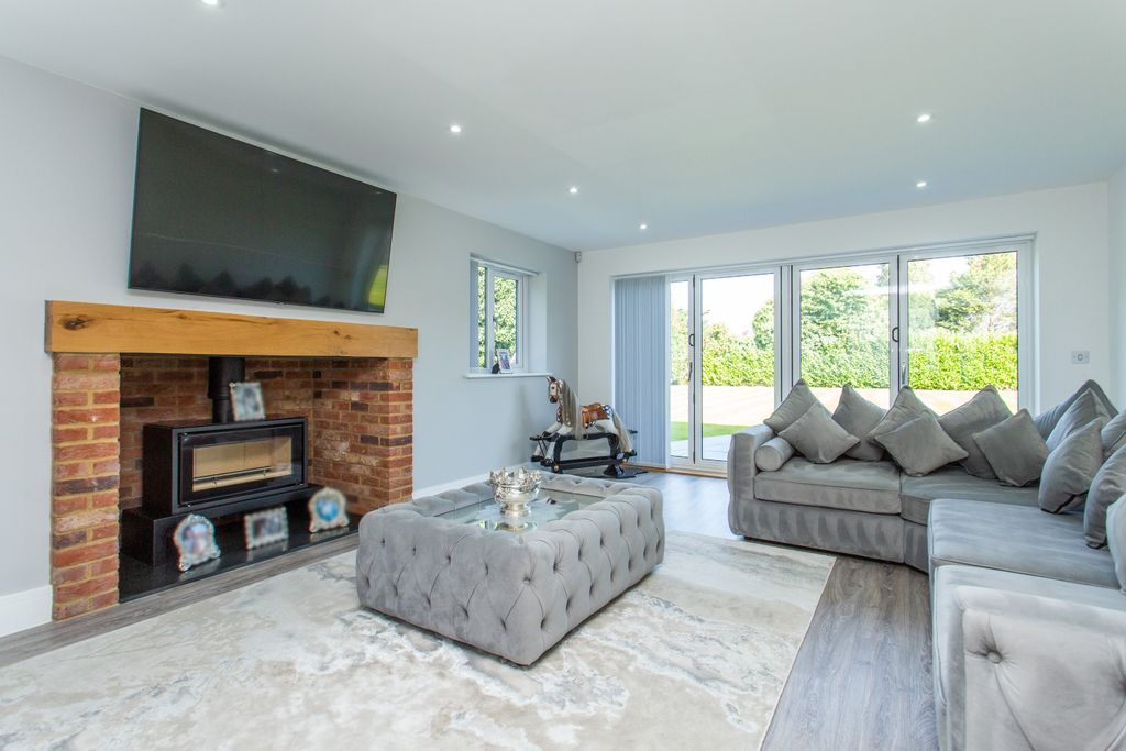 Property photo 3 of 30 Picture 3