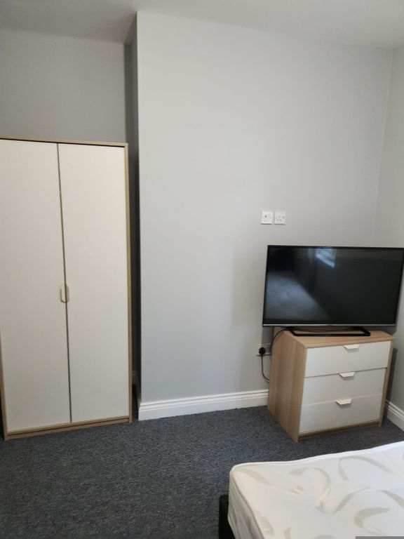 Property photo 2 of 6 Room